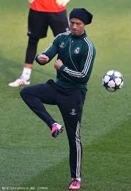 巴萨官方：受大雾影响，球队客战贝蒂斯的航班延误一小时