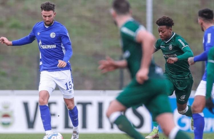 他不仅在发 他不仅在发